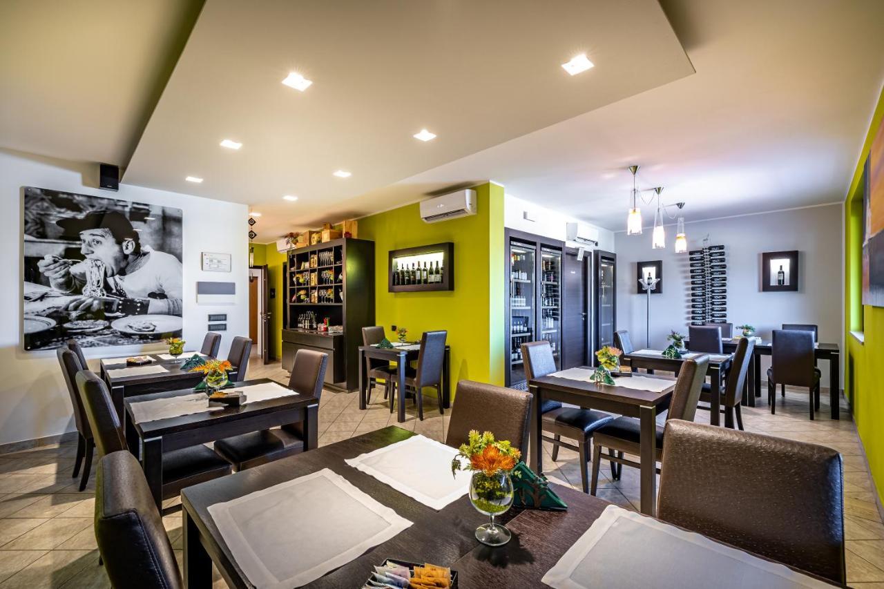 Residence Arianna Rosia Εξωτερικό φωτογραφία