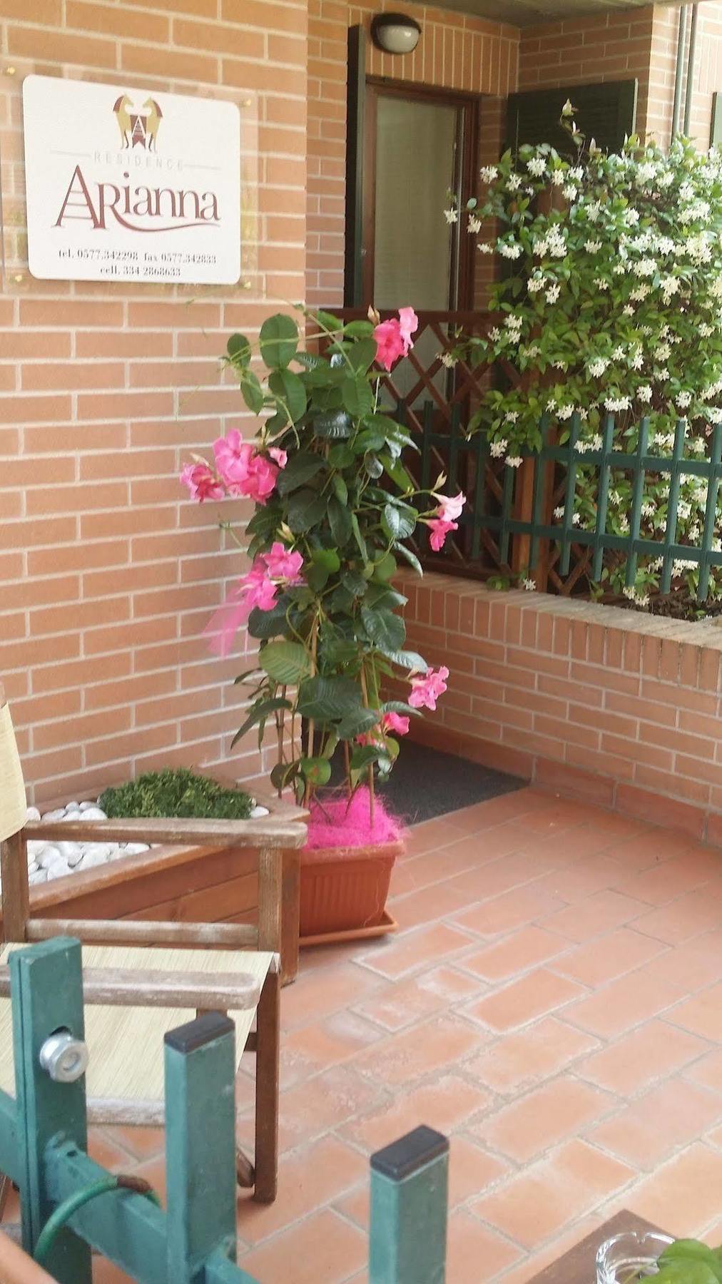 Residence Arianna Rosia Εξωτερικό φωτογραφία